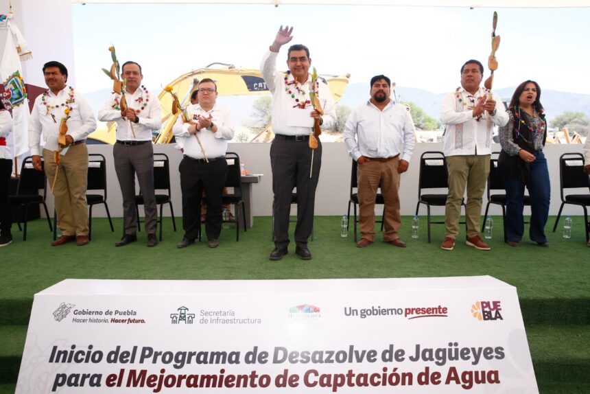 Mejora Gobierno Estatal captación de agua en la mixteca