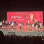 jóvenes con Claudia