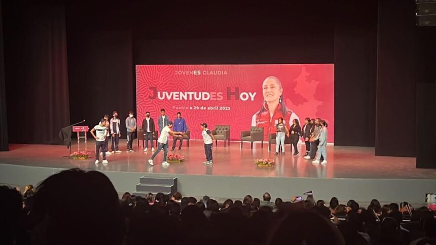 jóvenes con Claudia