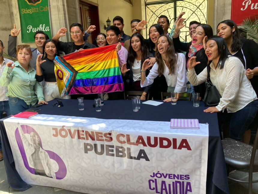 Jóvenes con Claudia en Puebla