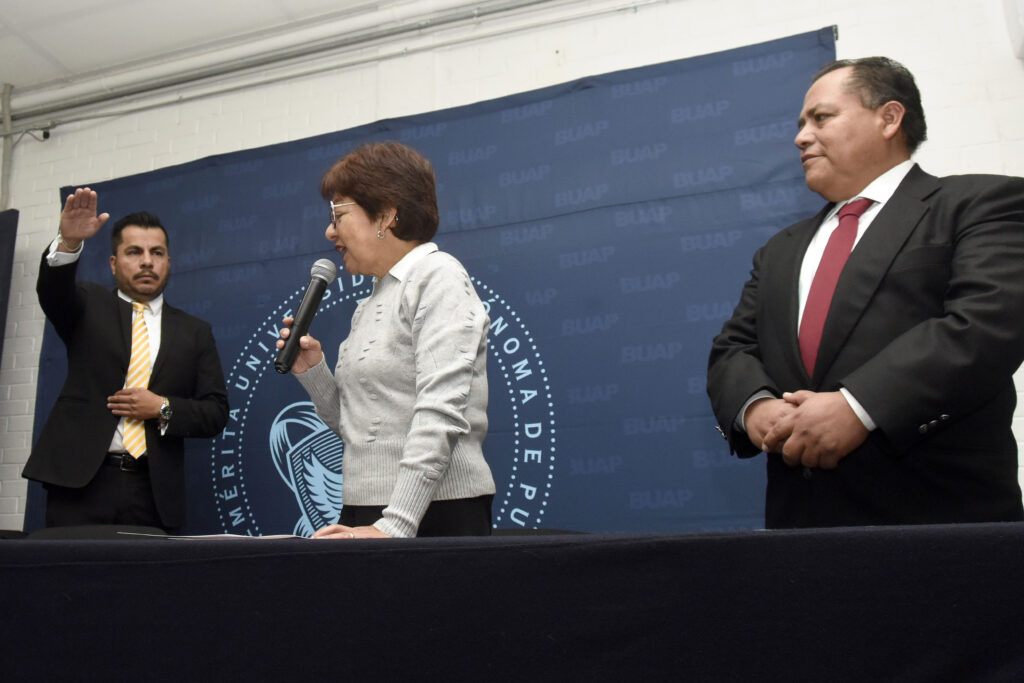 Ernesto Sandoval Munive rindió protesta como director para el periodo 2025-2029.