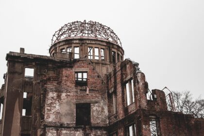 El Monumento es la única estructura que quedó en pie cerca del hipocentro de la bomba, que marcó el primer uso de un arma atómica en una guerra.
