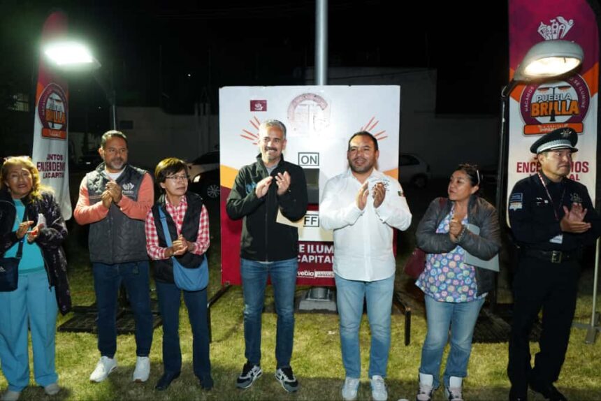 A través de la Secretaría de Servicios Públicos se entregaron 245 luminarias con tecnología LED en beneficio de más de 4 mil vecinas y vecinos.