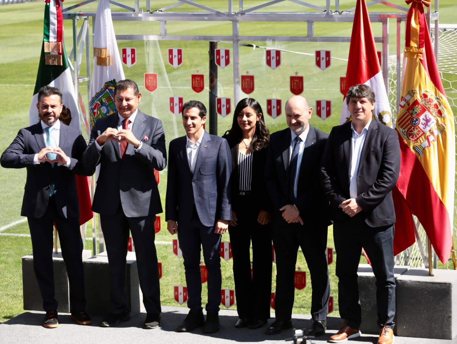 Perú vs España estadio Cuauhtémoc