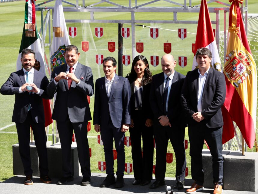 Perú vs España estadio Cuauhtémoc