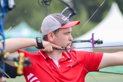 bronce tiro con arco