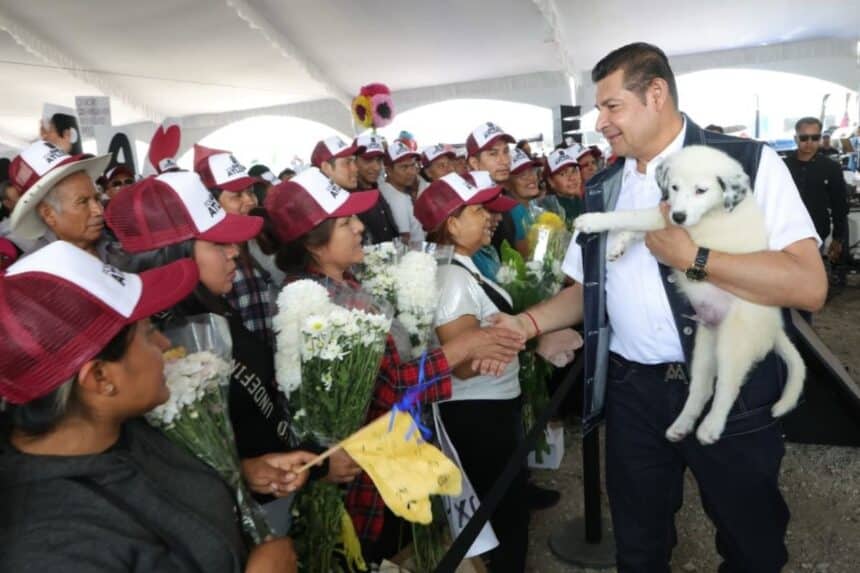 Alejandro Armenta apoyo productores