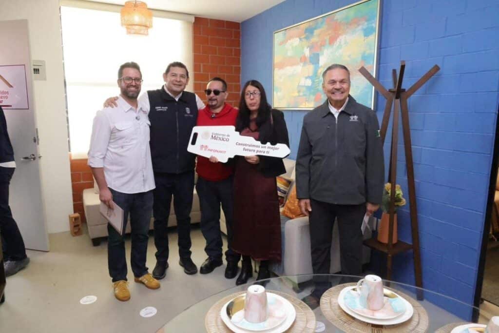 Armenta entrega de viviendas