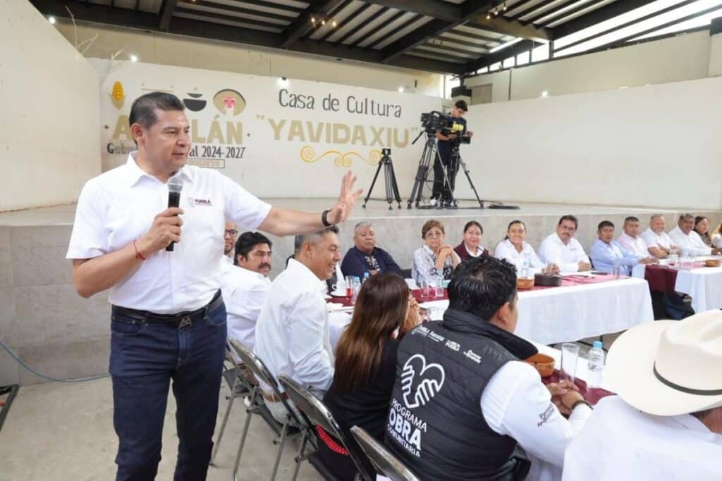 Armenta mesa de dialogo acatlan
