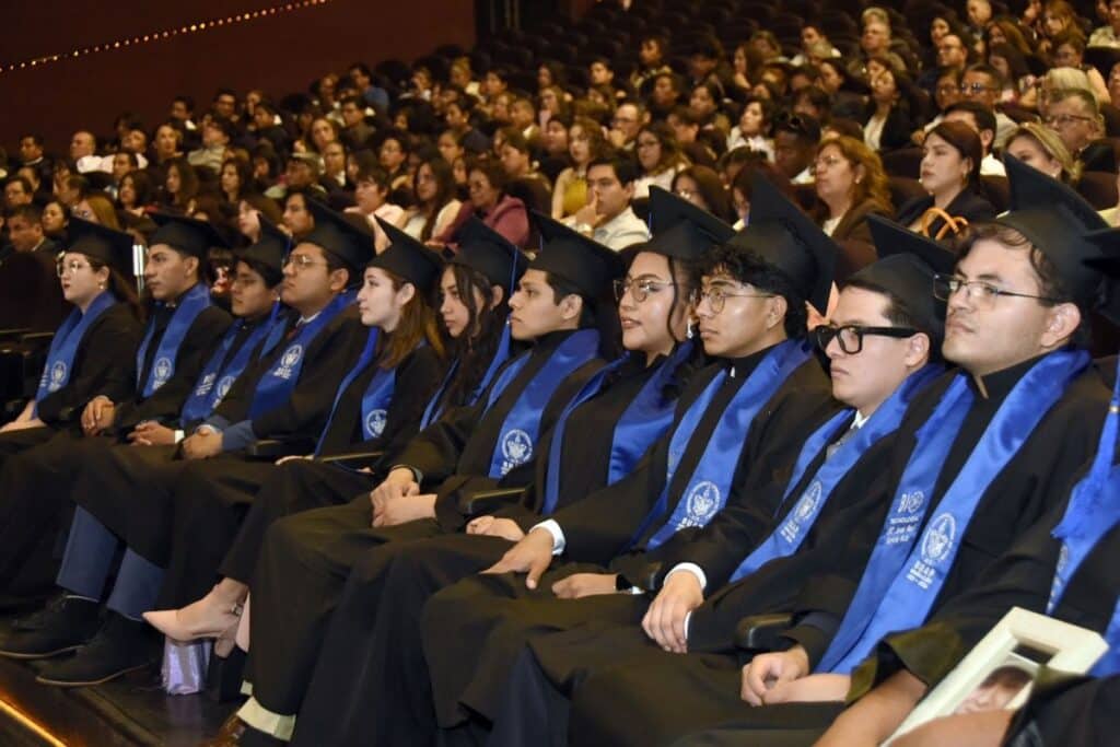 ceremonia graduacion BUAP