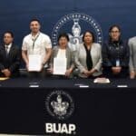 BUAP firma convenio salud
