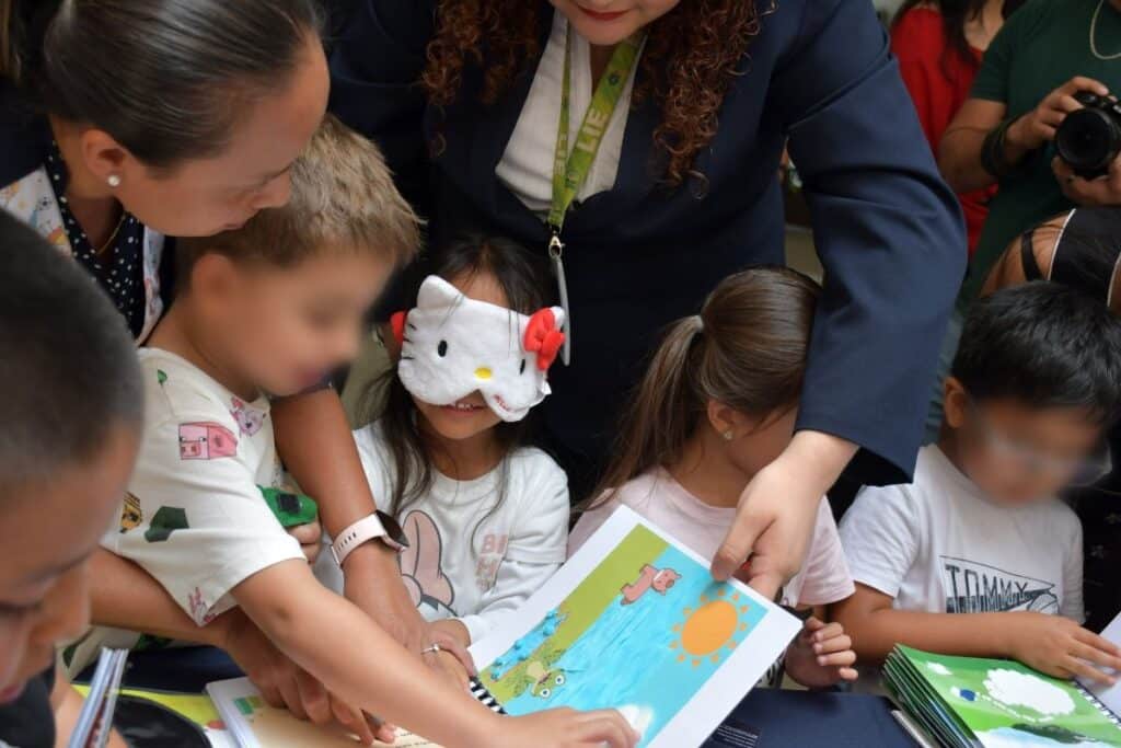 exposición cuentos infantiles biblioteca BUAP