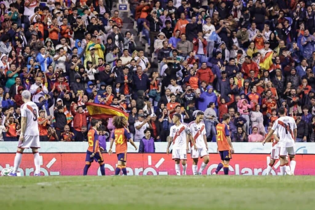 España contra Perú en Puebla