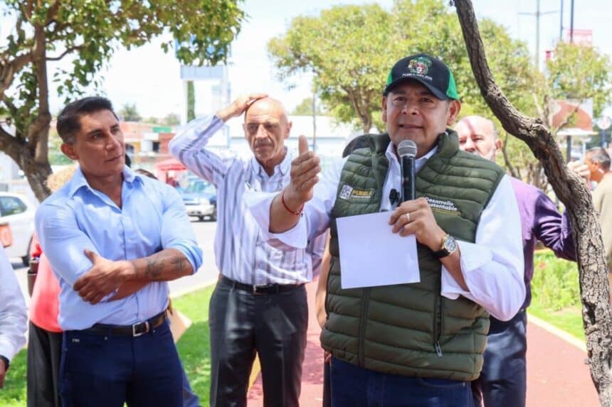 Gobierno estatal maquinaria infraestructura vial
