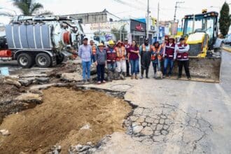 Hundimiento carretera federal México-Puebla