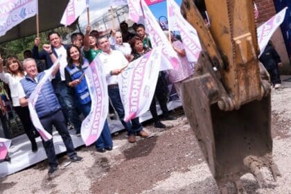 Lupita Cuautle pavimentación calle