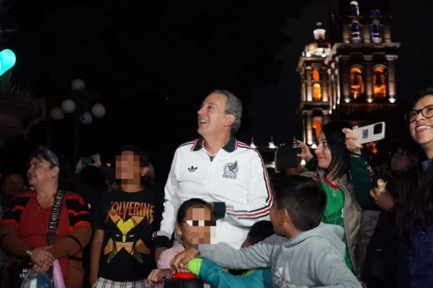 Pepe Chedraui iluminación Palacio Municipal
