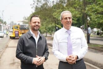 Pepe Chedraui Tren Capitalino de Pavimentación
