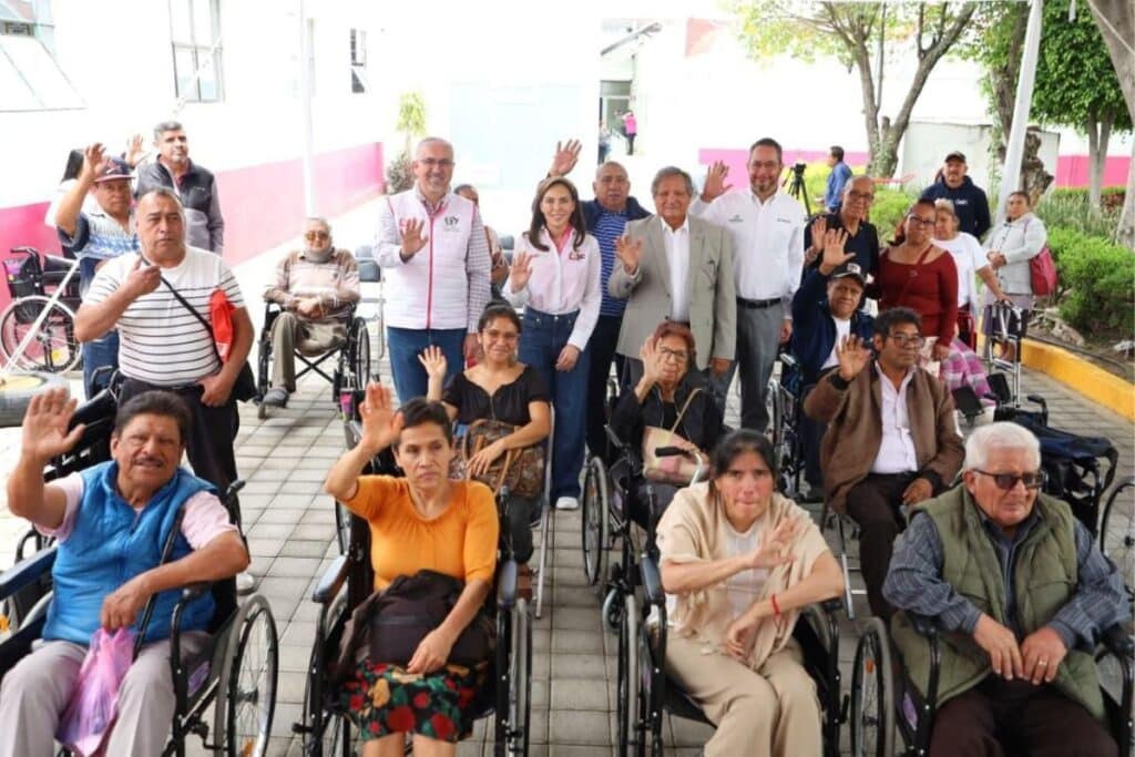 SEDIF entrega apoyos