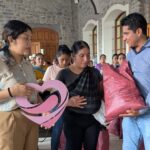 Entrega de sillas de ruedas y apoyos alimentarios del SEDIF en municipios de Puebla