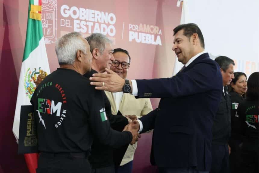 Alejandro Armenta reconocimiento espeleólogos