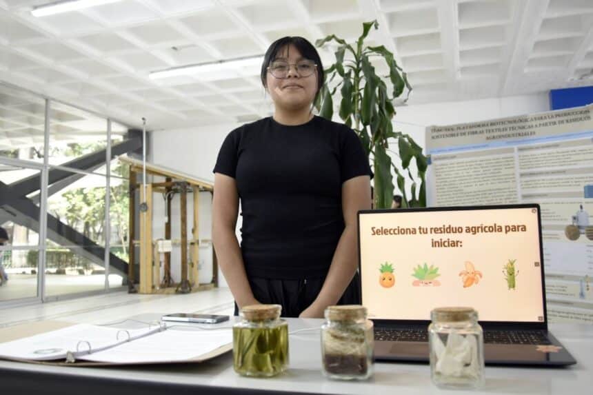 Estudiante BUAP residuos de Agave