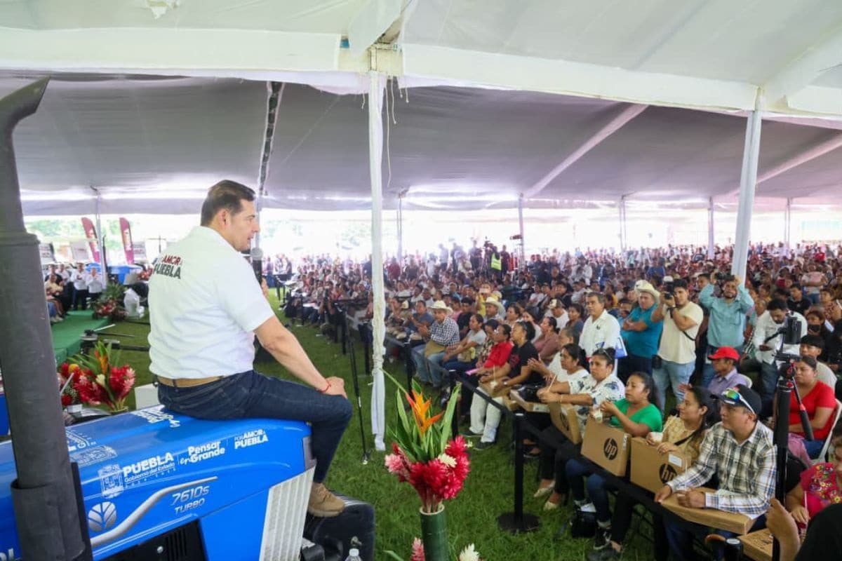 Alejandro Armenta apoyos familias Pantepec