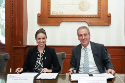Pepe Chedraui firma convenio ANTHUS AC, trata de personas