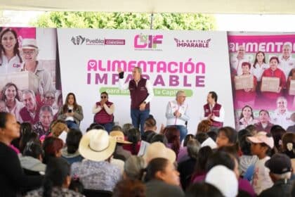 Pepe Chedraui entrega despensas San Baltazar Tetela
