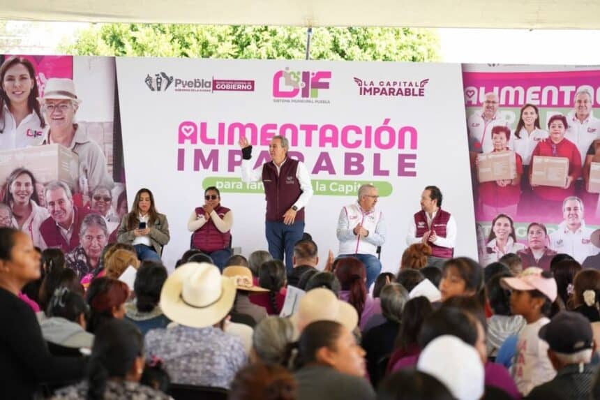 Pepe Chedraui entrega despensas San Baltazar Tetela