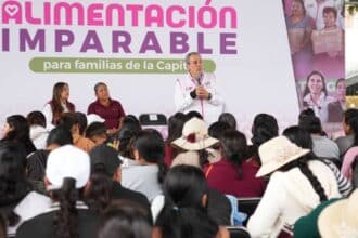 Pepe Chedraui entrega apoyos alimentarios