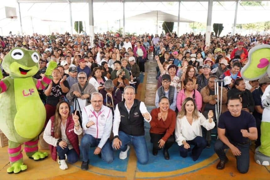 Pepe Chedraui entrega despensas Agua Santa