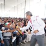 Pepe Chedraui entrega despensas Bosques de San Sebastián