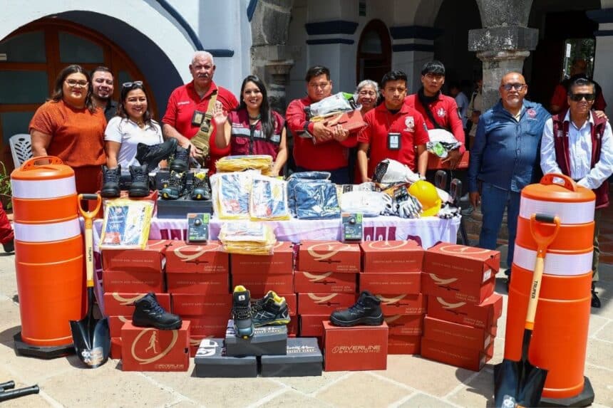 Tonantzin Fernández entrega equipamiento