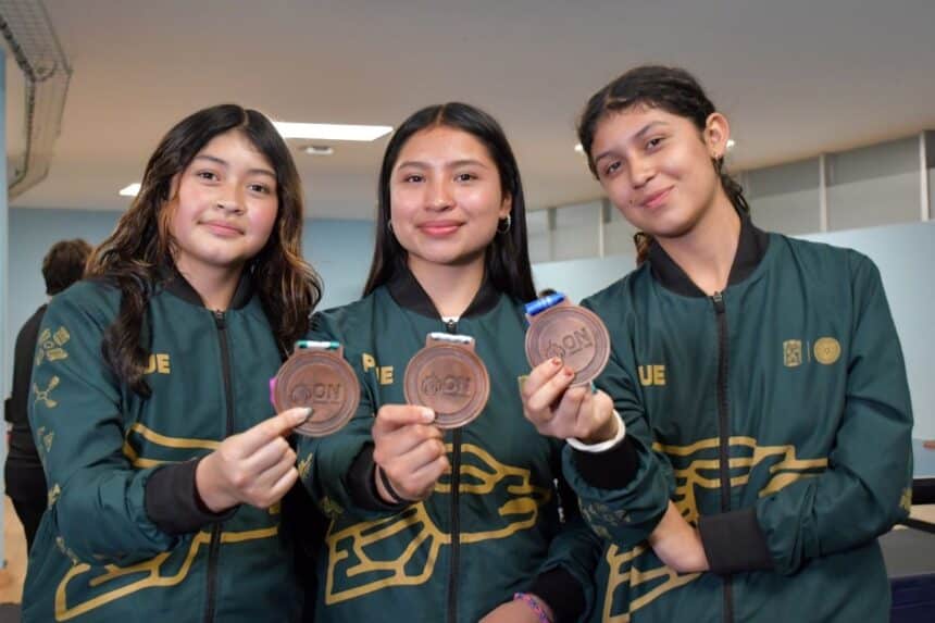 Alumnas BUAP medalla de bronce