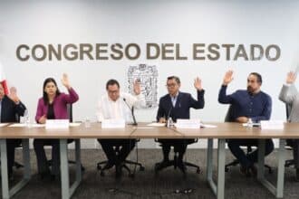 Congreso de Puebla trabajadores DIF