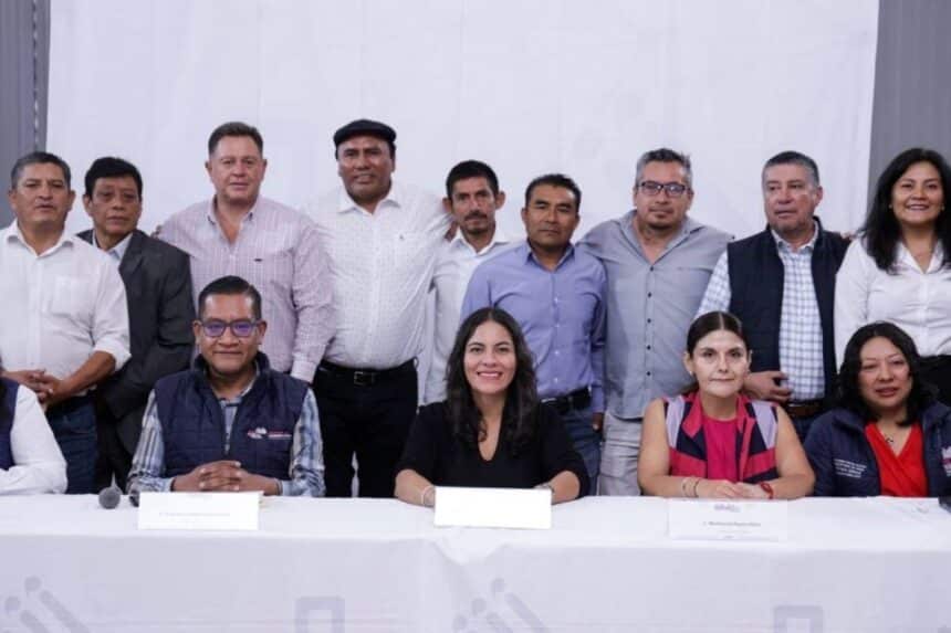 Lupita Cuautle reunión autoridades auxiliares