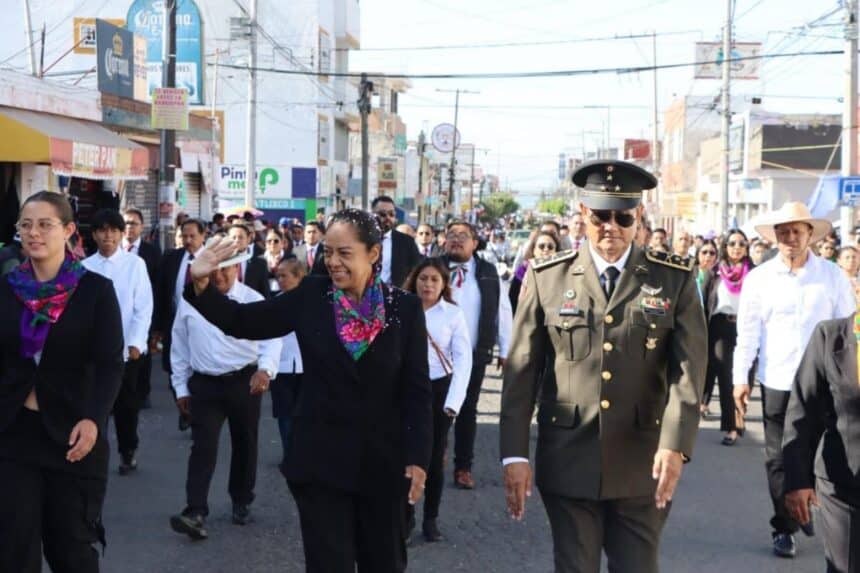 Ariadna Ayala convocatoria desfile 16 de Septiembre