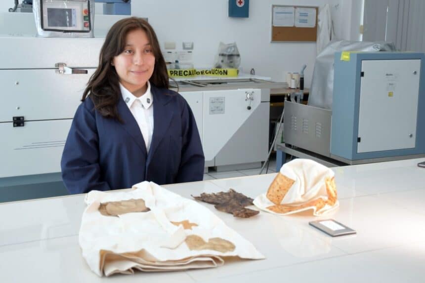 Estudiante BUAP bioplásticos residuos de café