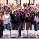 Lupita Cuautle entrega apoyos alimentarios