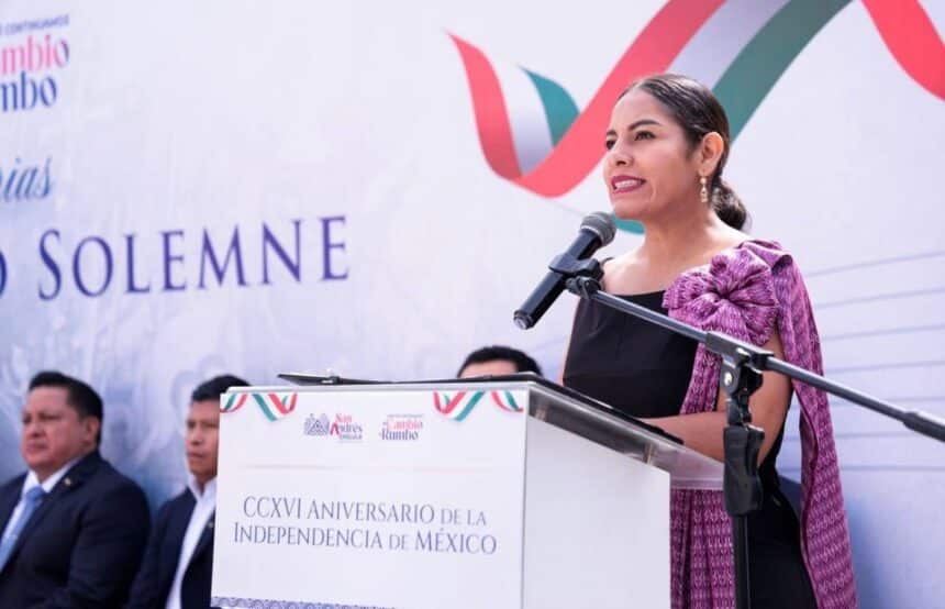 Lupita Cuautle Mes Patrio