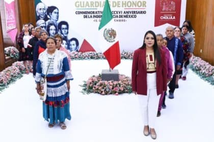 Tonantzin Fernández guardias de honor