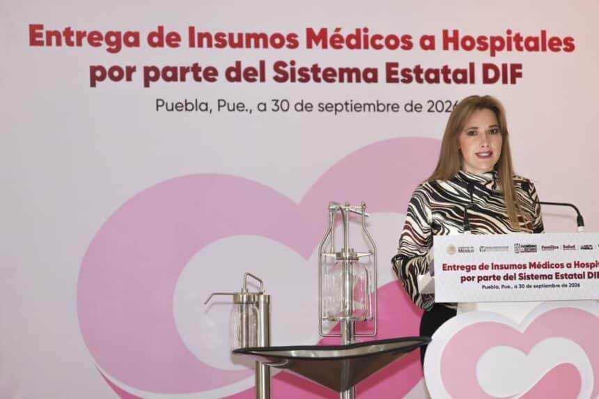 Ceci Arellano entrega equipo médico hospitales
