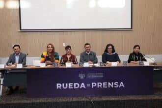 Gabriela Chumacero donación artículos mujeres presas