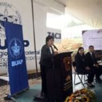 Lilia Cedillo nuevo edificio Zacapoaxtla