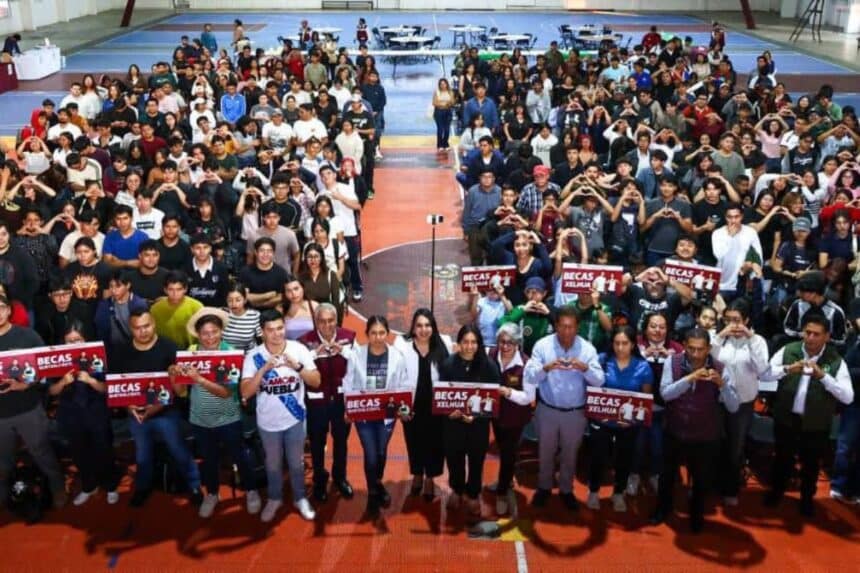 Tonantzin Fernández becas universitarios y deportistas